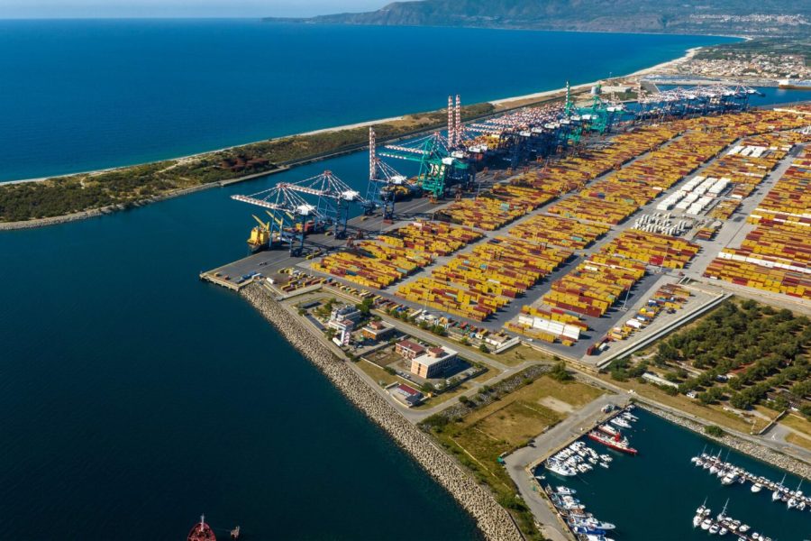 AdobeStock_1890184553