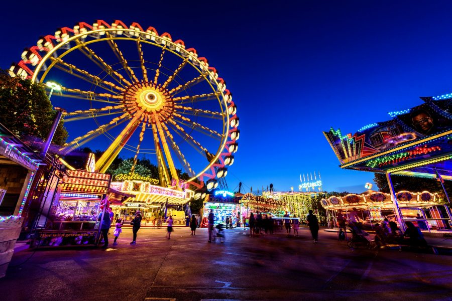 Riesenrad Rummelplatz bei Nacht